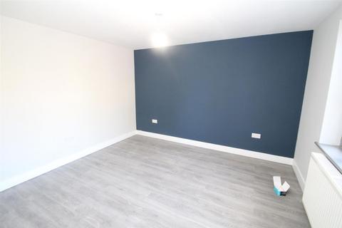 2 bedroom apartment to rent, George Street, Hemel Hempstead, HP2