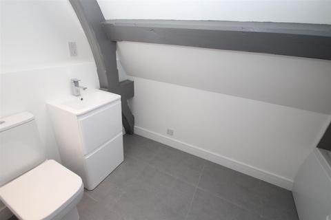 2 bedroom apartment to rent, George Street, Hemel Hempstead, HP2
