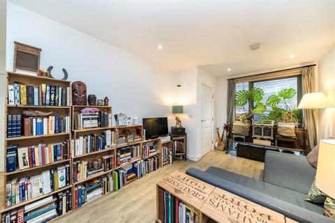 1 bedroom flat for sale, Sancroft Street, London SE11