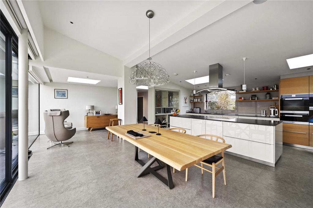 Kitchen/Dining