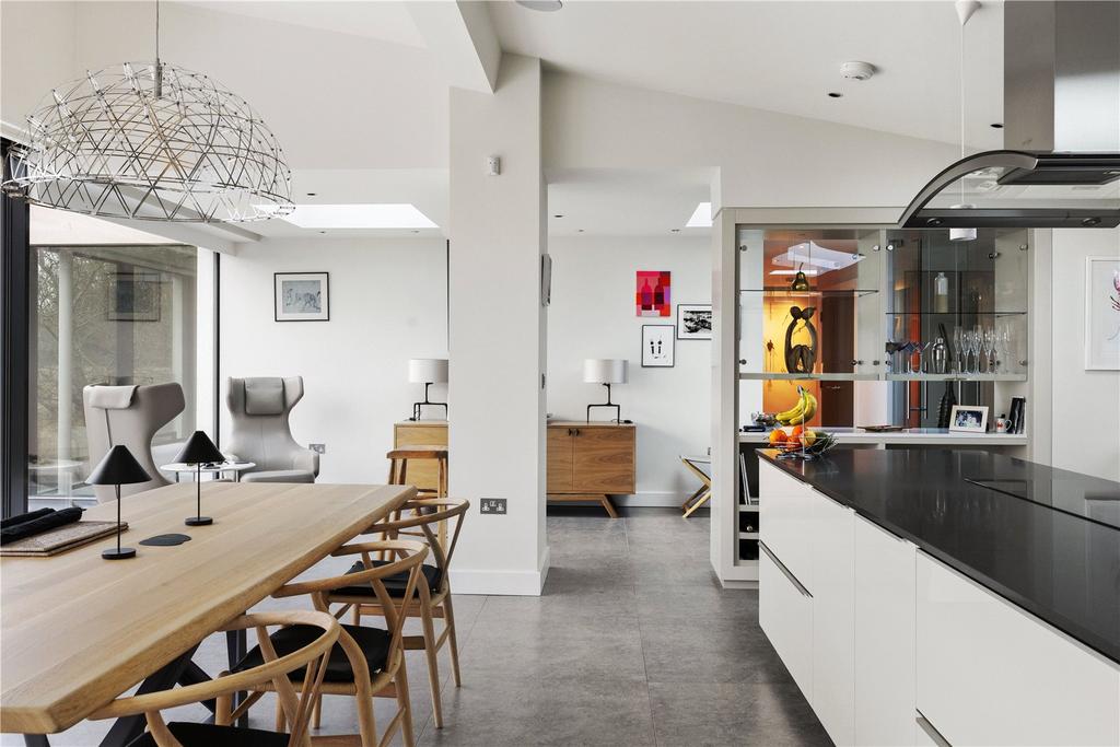 Kitchen/Dining