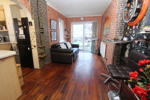 2 bedroom semi-detached house for sale, Birch Avenue, Brierley Hill DY5