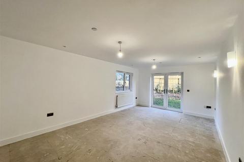 undefined, Greenfield Road, Twyn