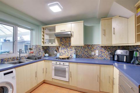 3 bedroom end of terrace house for sale, High Street, Needingworth