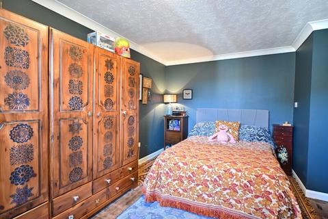 3 bedroom terraced house for sale, Claudette Avenue, Spalding PE11