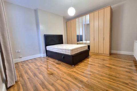 Studio to rent, Ecclesall Road, Sheffield S11