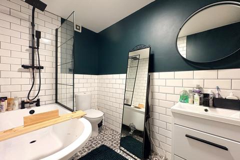 1 bedroom flat for sale, Dundee Lane, Ramsbottom, Bury, BL0