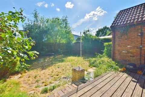 3 bedroom link detached house for sale, Amberley Road, Slough