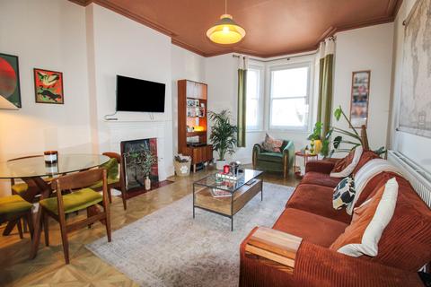 2 bedroom apartment for sale, Osborne Road,  Farnborough , GU14