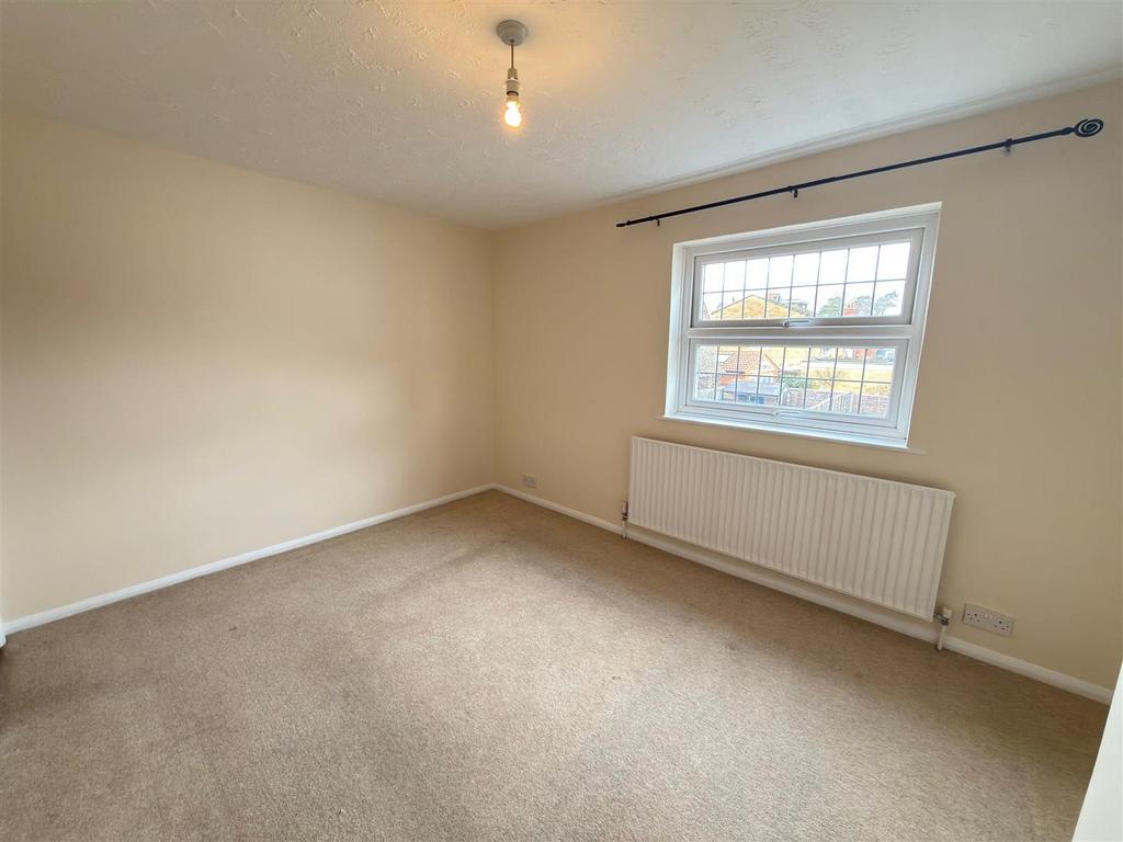 Bedroom 1.jpg