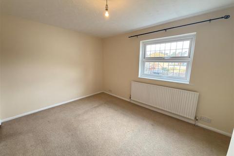 undefined, Reading Road, Farnborough GU14
