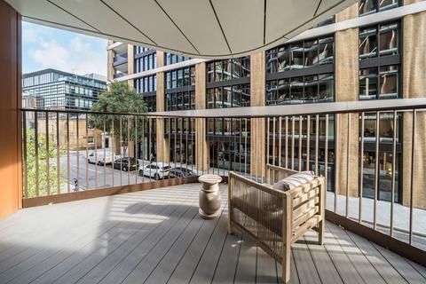 2 bedroom flat to rent, Triptych Place, London SE1