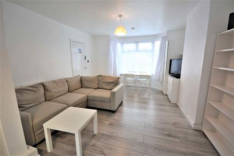 1 bedroom flat to rent, Layfield Crescent, London NW4