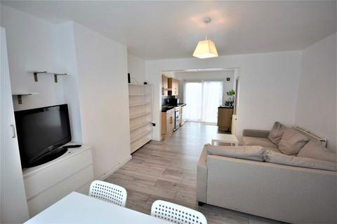 1 bedroom flat to rent, Layfield Crescent, London NW4