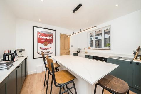 2 bedroom maisonette for sale, Byegrove Road, London SW19