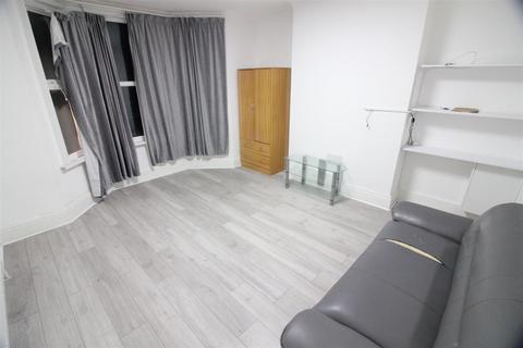 5 bedroom house to rent, Cowley Road, Uxbridge