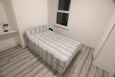5 bedroom house to rent, Cowley Road, Uxbridge