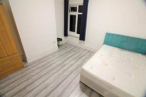 5 bedroom house to rent, Cowley Road, Uxbridge
