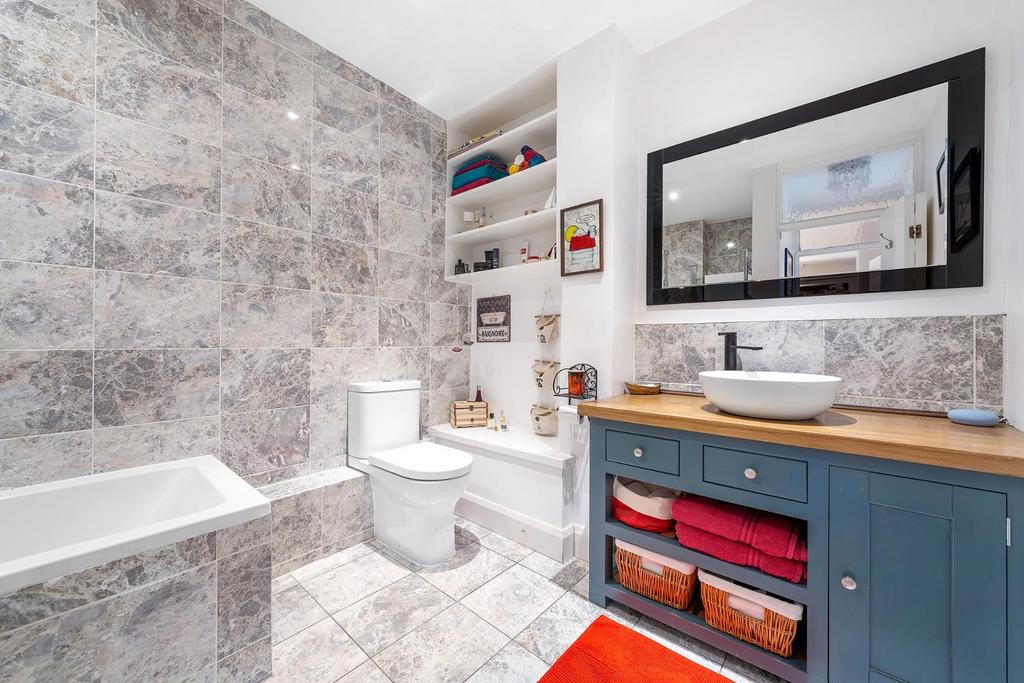Bathroom.JPG