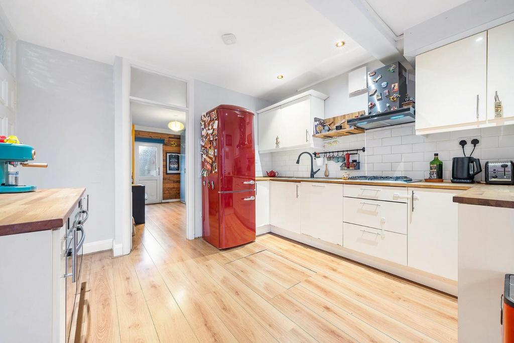 Kitchen.JPG
