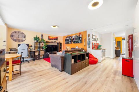 2 bedroom flat for sale, Jeffreys Road, London SW4