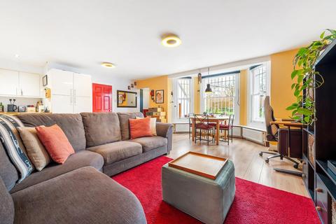2 bedroom flat for sale, Jeffreys Road, London SW4