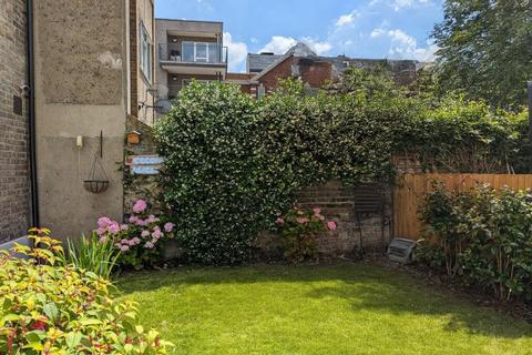 2 bedroom flat for sale, Jeffreys Road, London SW4