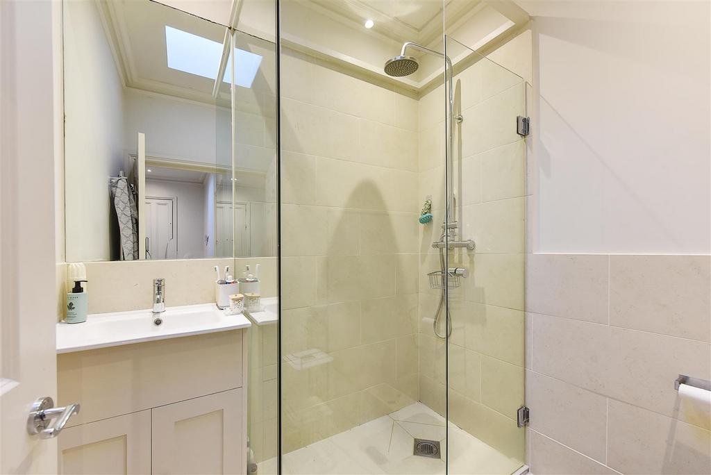 Top floor flat, 1, Hildyard Road (1).JPG
