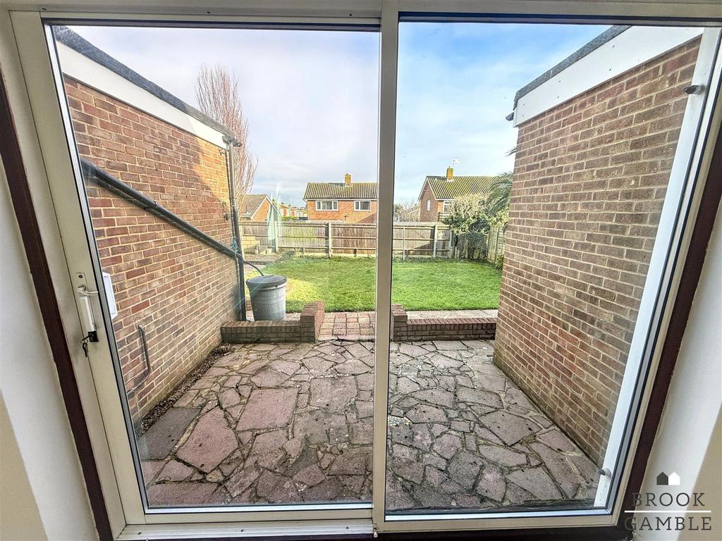 01323 438506