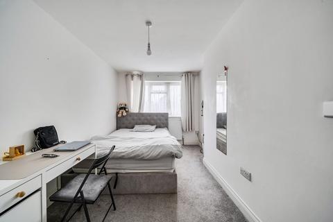 3 bedroom semi-detached house for sale, Yew Avenue, Yiewsley, West Drayton