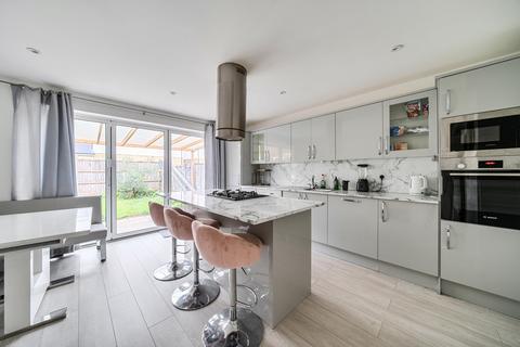 3 bedroom semi-detached house for sale, Yew Avenue, Yiewsley, West Drayton