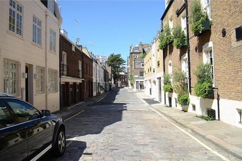 3 bedroom apartment for sale - Wilton Mews, SW1X