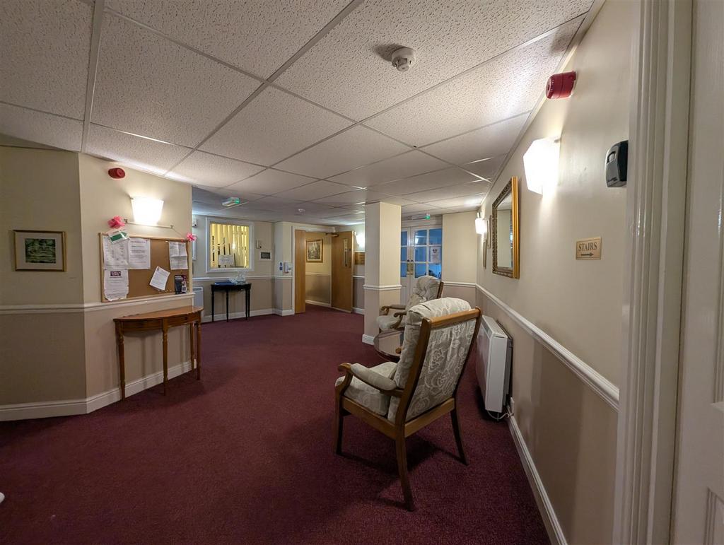Communal Entrance/Areas
