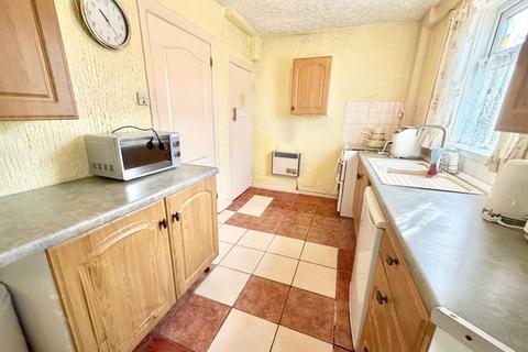 2 bedroom semi-detached house for sale, Hawbush Road, Brierley Hill DY5