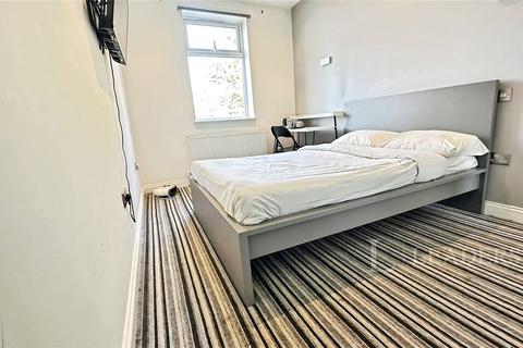 1 bedroom in a house share to rent, High Town Road, Luton, Bedfordshire, LU2