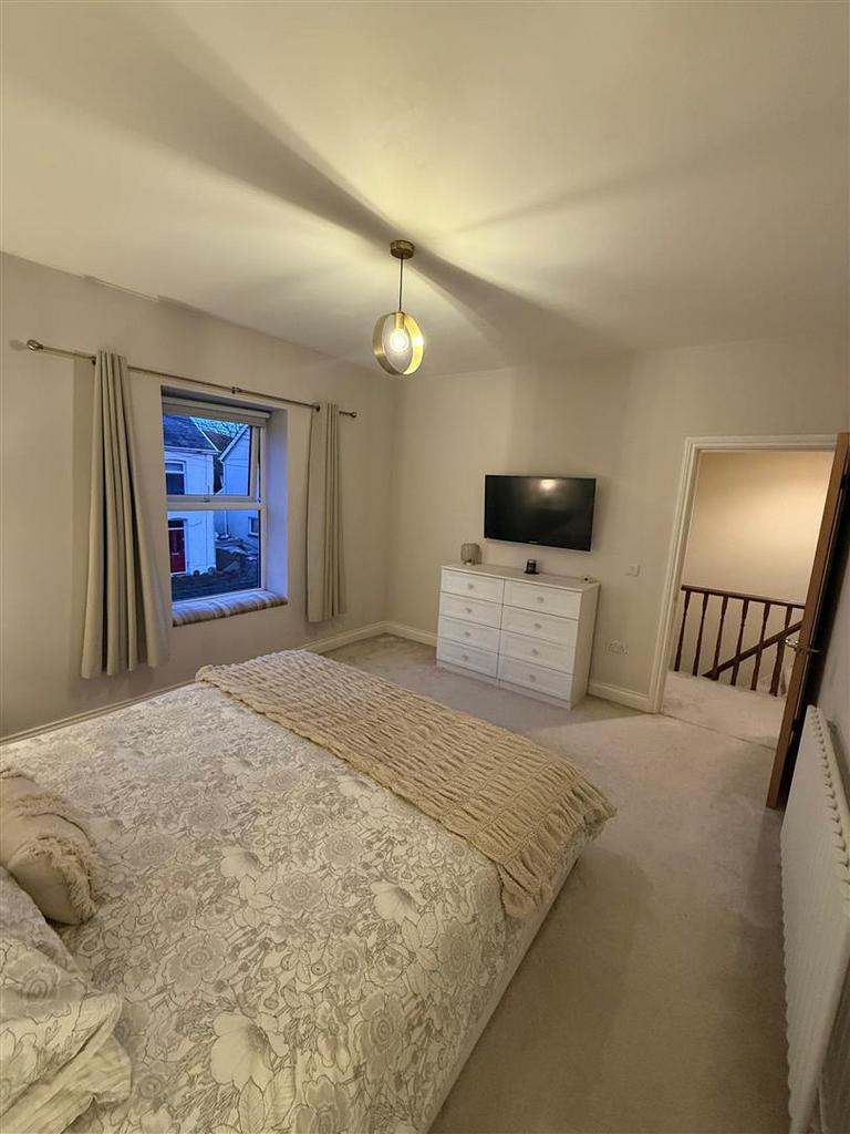Master Bedroom...jpg