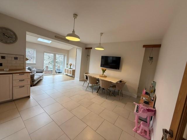 Dining Area.jpg