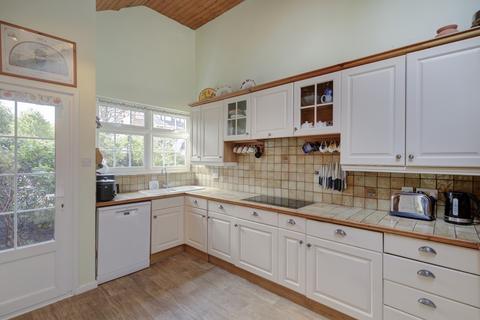 4 bedroom detached house for sale, Wonford Close, Kingston upon Thames KT2