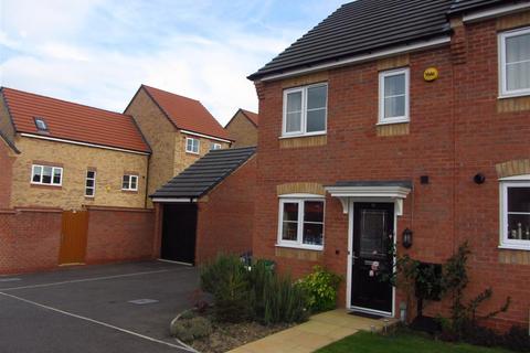 2 bedroom house to rent, Stackyard Close, Thorpe Astley
