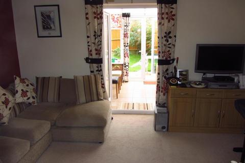 2 bedroom house to rent, Stackyard Close, Thorpe Astley