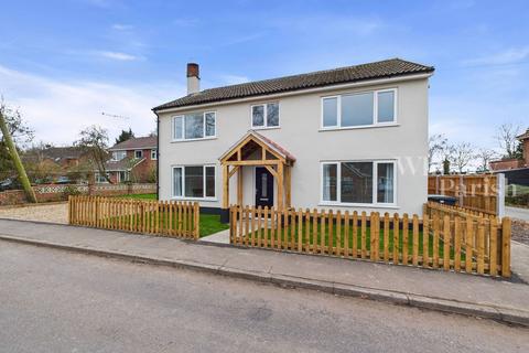 4 bedroom detached house for sale, Common Road, Bressingham
