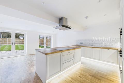 4 bedroom detached house for sale, Common Road, Bressingham