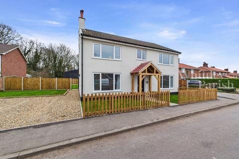 4 bedroom detached house for sale, Common Road, Bressingham