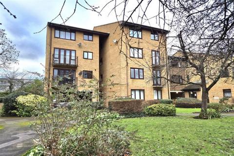 2 bedroom apartment to rent, Woking GU22