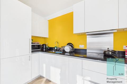 2 bedroom flat to rent, Plumstead Road, London SE18