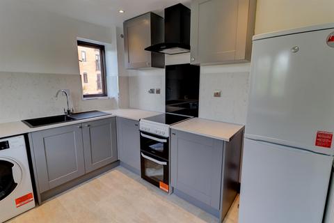 2 bedroom flat to rent, The Moorings, Leamington Spa