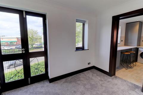 2 bedroom flat to rent, The Moorings, Leamington Spa