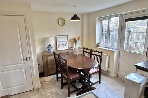 3 bedroom semi-detached house to rent, Post Mill Close, North Hykeham, Lincoln, Lincolnshire, LN6
