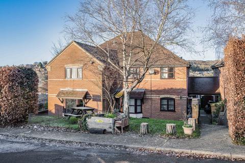 2 bedroom terraced house for sale, Lawsone Rise, High Wycombe HP13