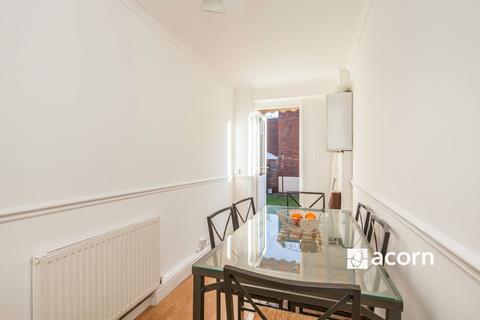 4 bedroom flat to rent, Silverdale London SE26